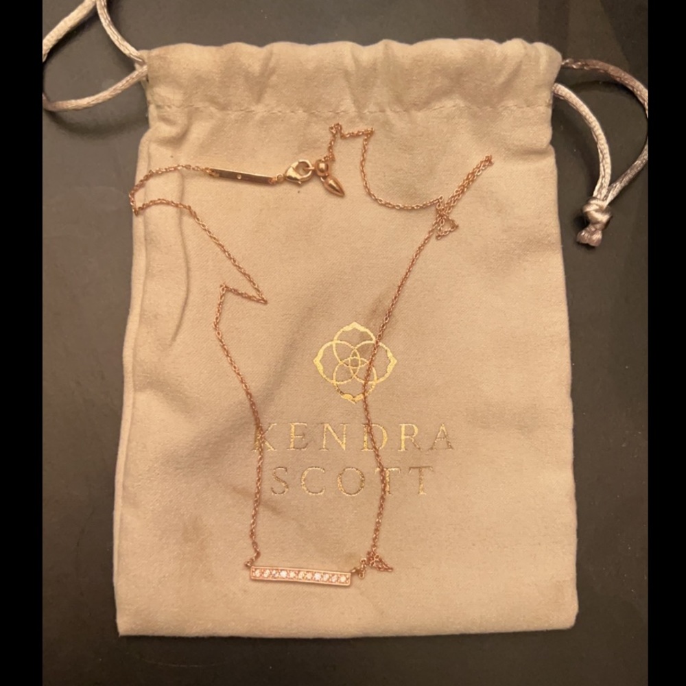 Kendra Scott Addison Short Pendant Necklace in rose gold